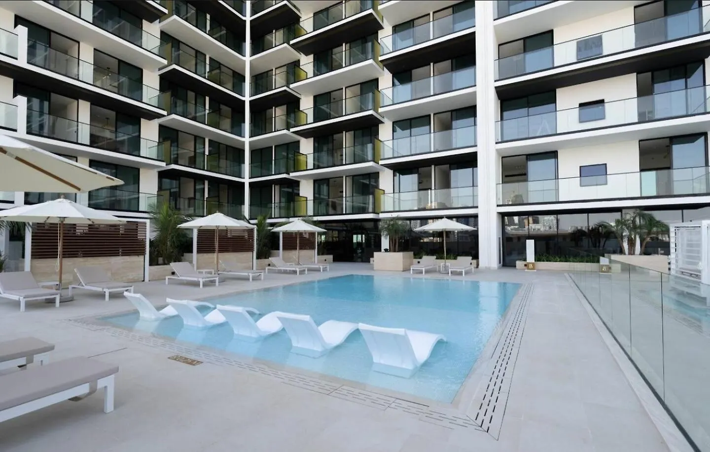 Elegant 1-Bedroom Apartment In Jvc Dubai 0*,